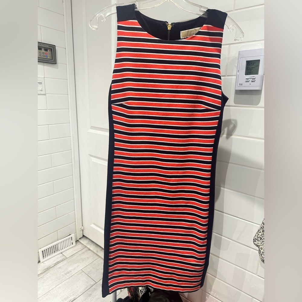 Michael Kors Dress – Size 6
Bodycon | Striped | Orange & Navy | Evening & Day